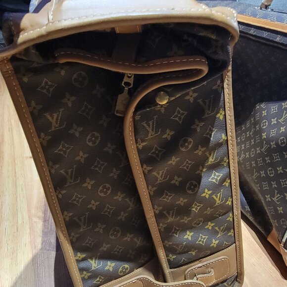 Louis Vuitton - Picture 4 of 11